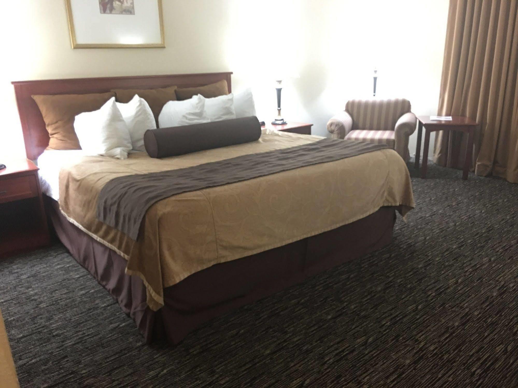 Chicago Club Inn & Suite Oakbrook Terrace Dış mekan fotoğraf